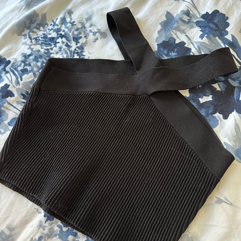 Babaton by Aritzia cross front top